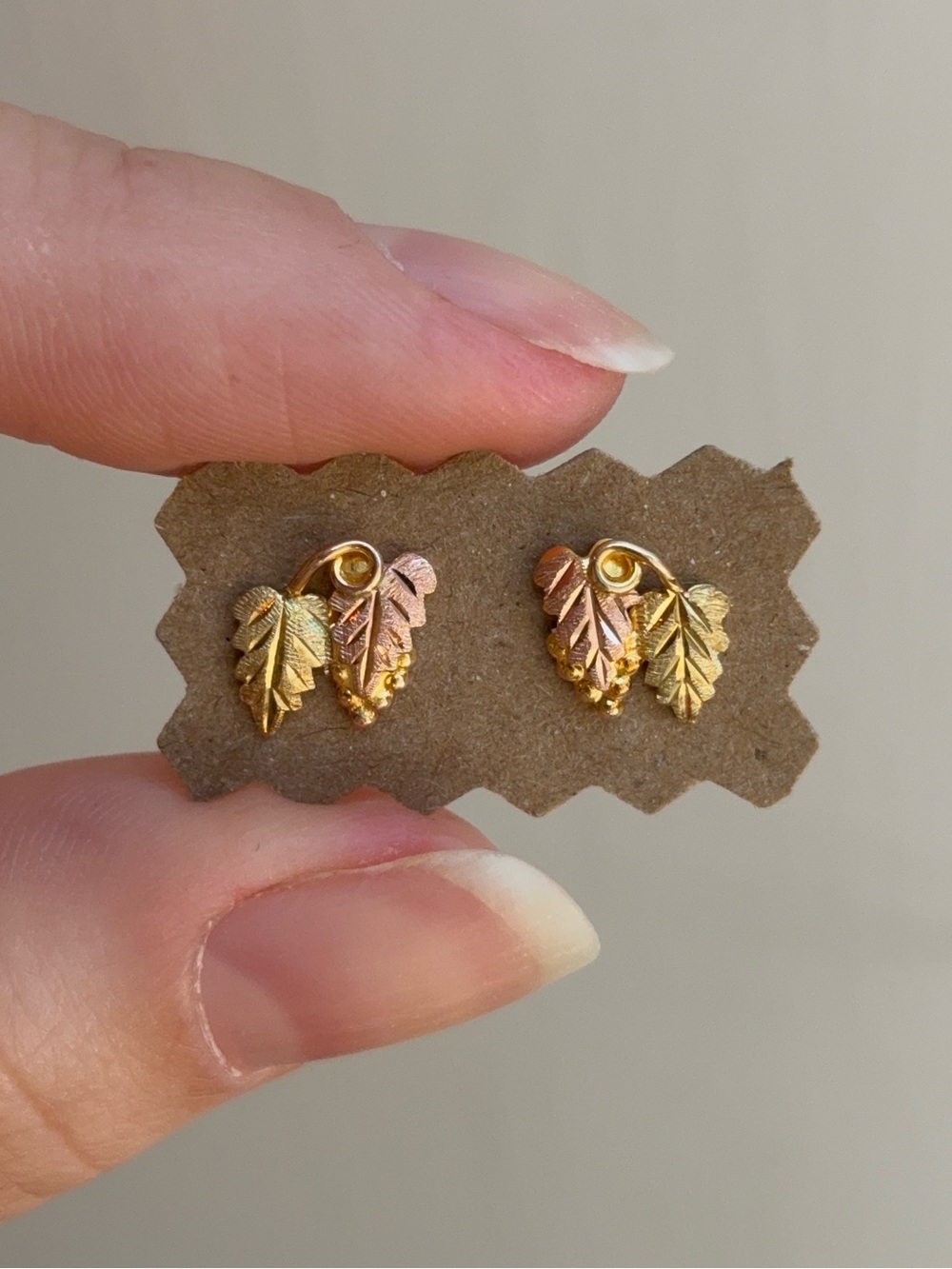 10k Black Hills Gold Two Tone Leaf Cluster Stud Earrings